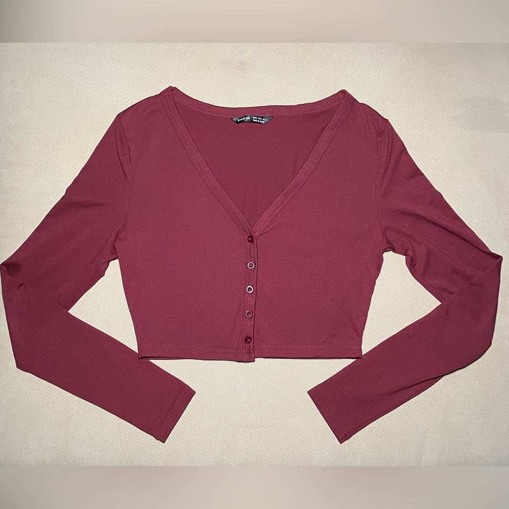 NWOT V-Neck Button Front Cropped Long Sleeve Burgundy Size Small